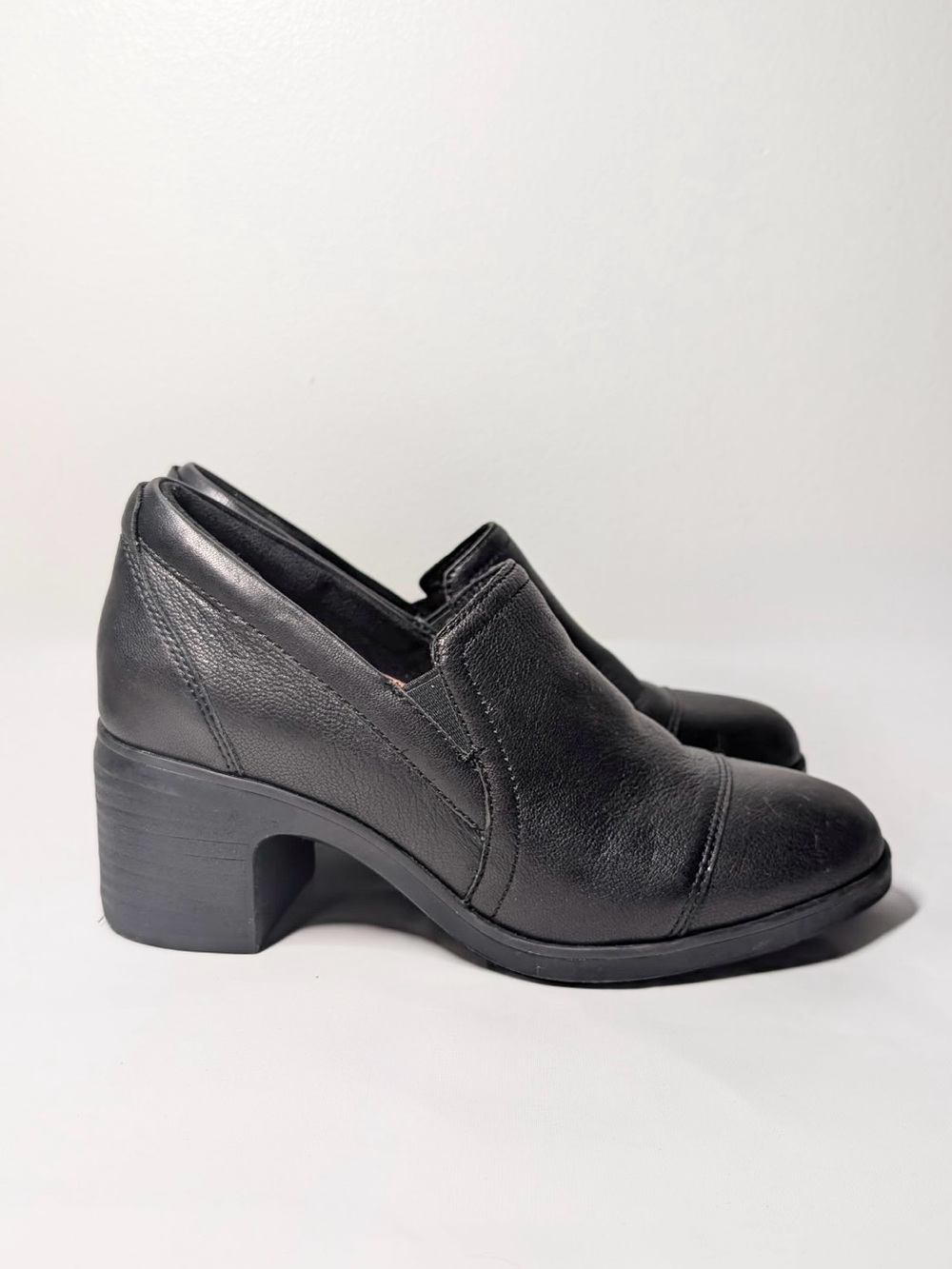Jambu Vaughn Black Water Resistant Leather Block Heel Pumps Women’s Size 6